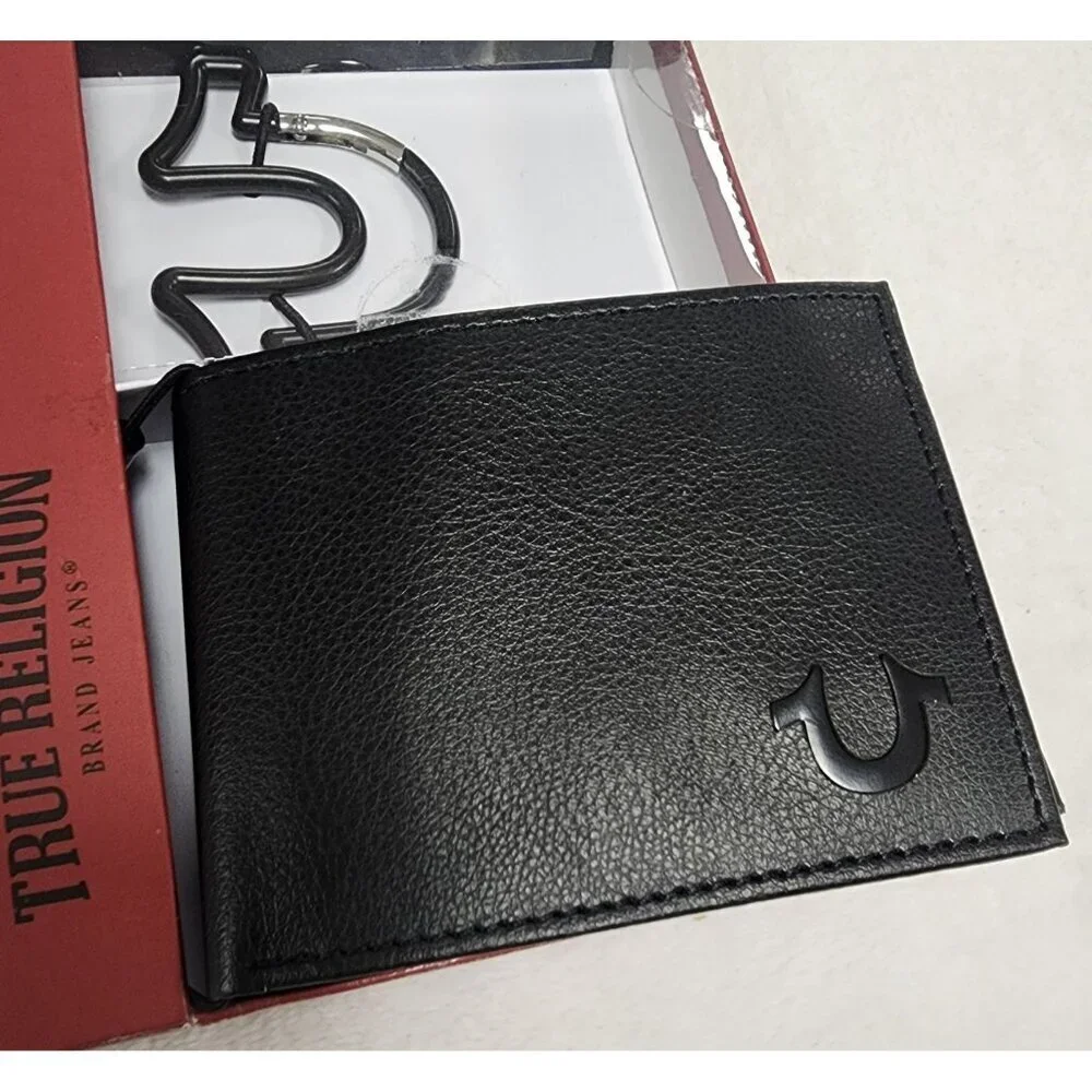 NEW True Religion Men's Genuine Leather Black Bifold Wallet w/ Carabiner
